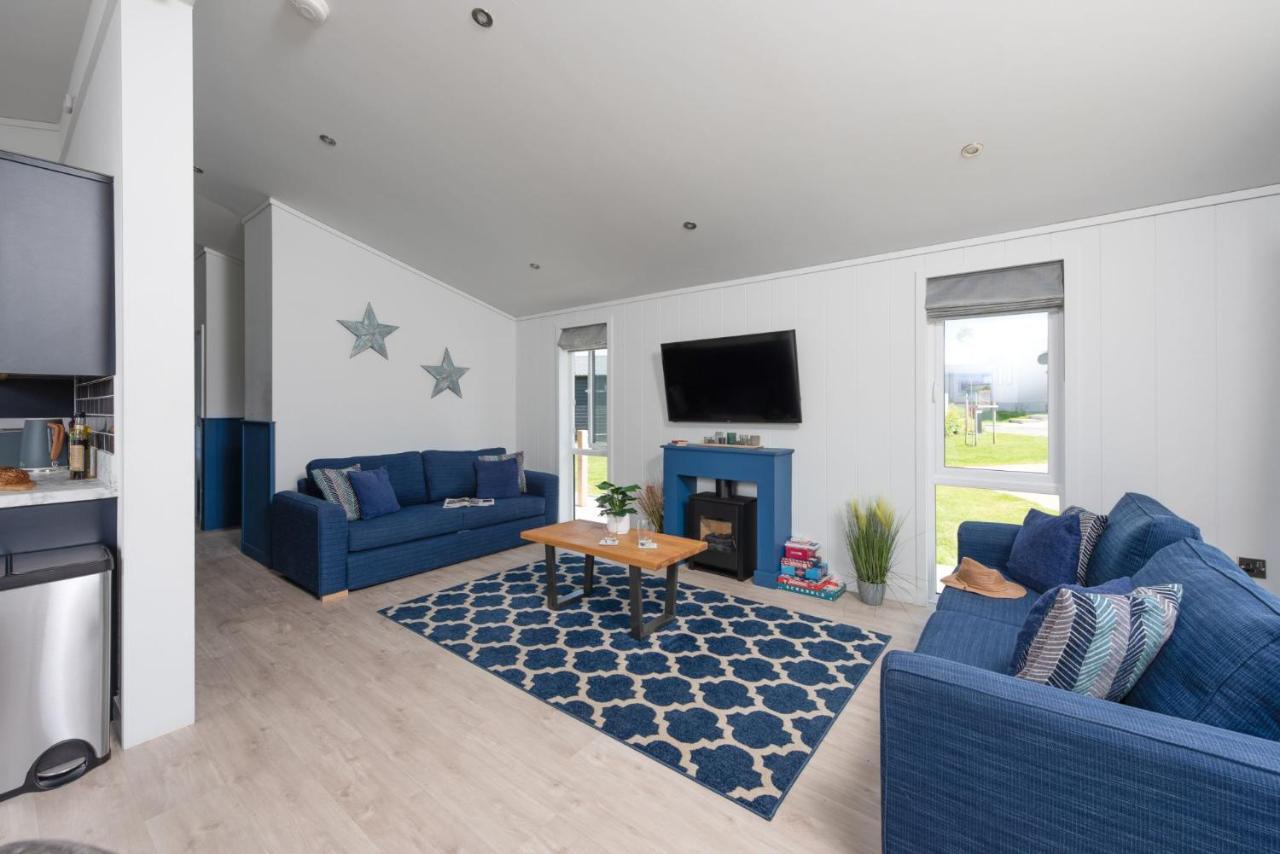 Buttercup Lodge, 33 Roadford Lake Lodges Lifton ภายนอก รูปภาพ