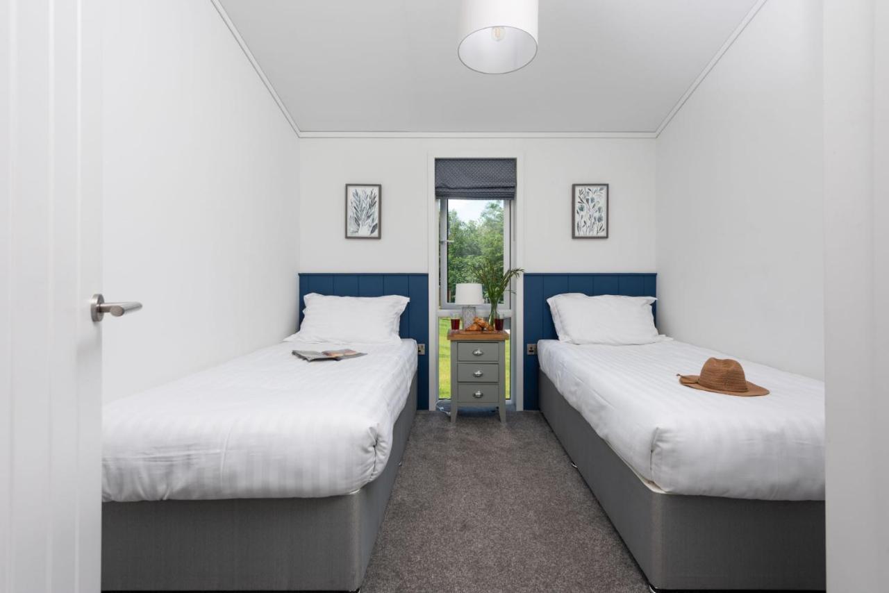 Buttercup Lodge, 33 Roadford Lake Lodges Lifton ภายนอก รูปภาพ