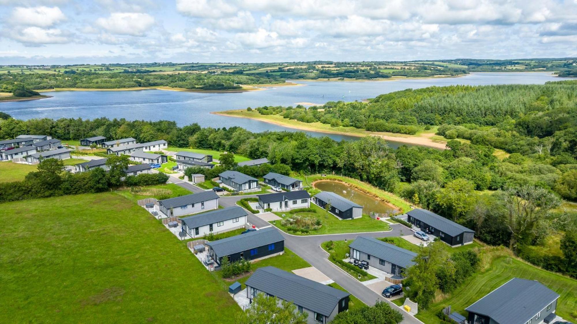 Buttercup Lodge, 33 Roadford Lake Lodges Lifton ภายนอก รูปภาพ