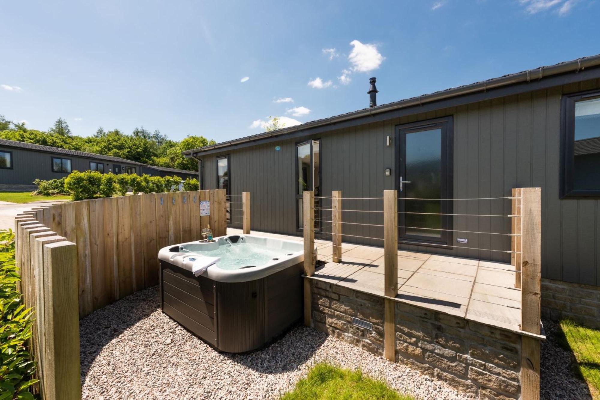 Buttercup Lodge, 33 Roadford Lake Lodges Lifton ภายนอก รูปภาพ
